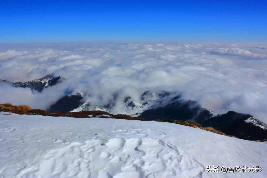 雪山之光，白雪与阳光的完美舞蹈