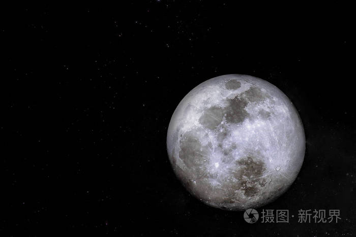 夜空满月，照亮黑暗的世界