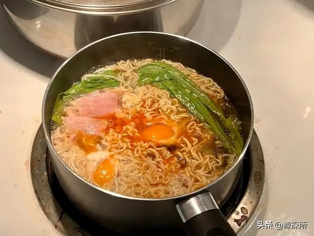 济大泡面大叔离校，坚守与告别的故事