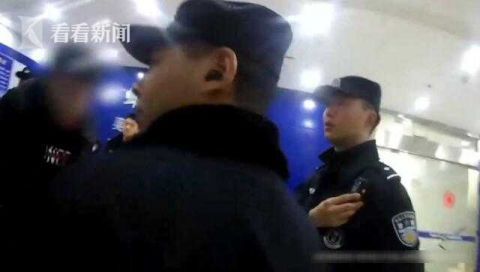 男子面试遭猥亵发声却遭网暴，公众应理性维护公平正义