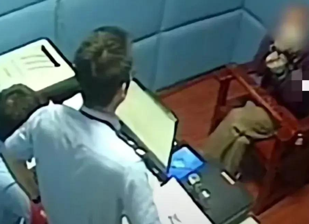 男子面试遭遇猥亵事件，社会正义的彰显与涉事面试官被拘留