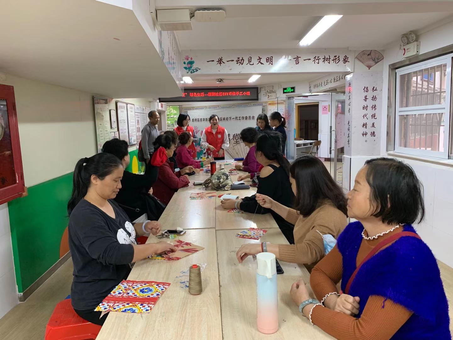社区DIY手工坊开放，居民创意无限共享乐趣