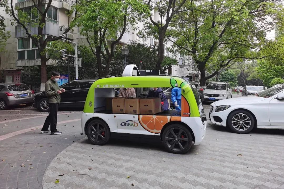 多地试点无人配送，智慧物流引领未来革新