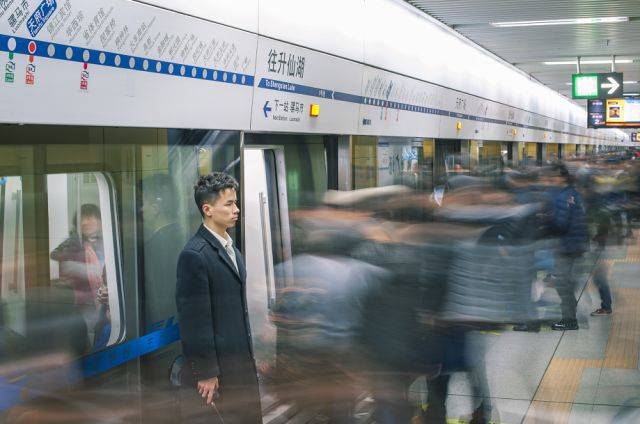 地铁车厢智能化升级，乘客出行体验质的飞跃