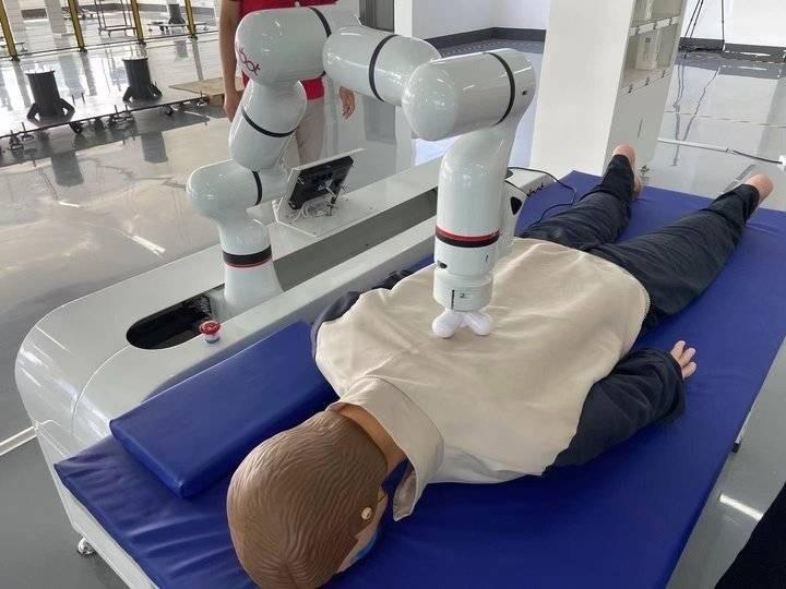 医疗机器人技术的应用与道德争议探讨