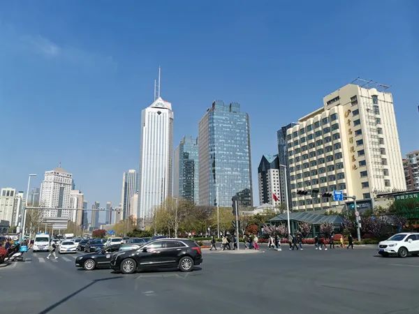 电动汽车在未来城市交通中的蓬勃发展前景