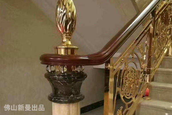 雕花栏杆，复古与现代的视觉交融艺术