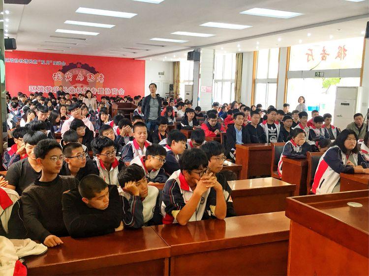 家庭与学校共同培养孩子的自我管理能力，责任与行动