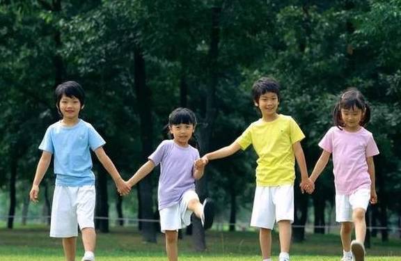 户外活动如何助力提升孩子体能？