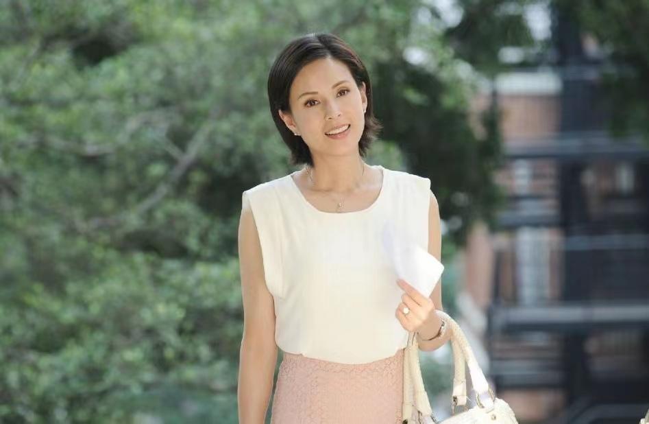 李若彤满50减30，岁月美人不设限的人生