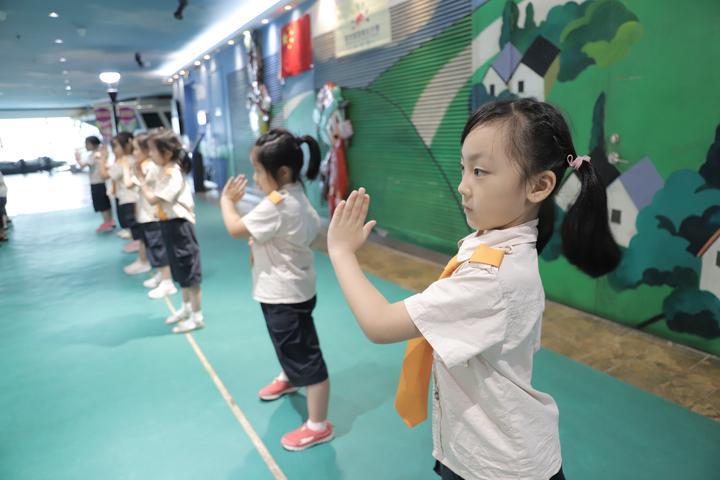 如何通过运动提升孩子体能，实践指南