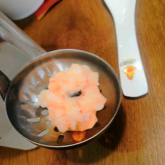 海底捞回应虾滑吃出蛆事件，食品安全问题不容忽视