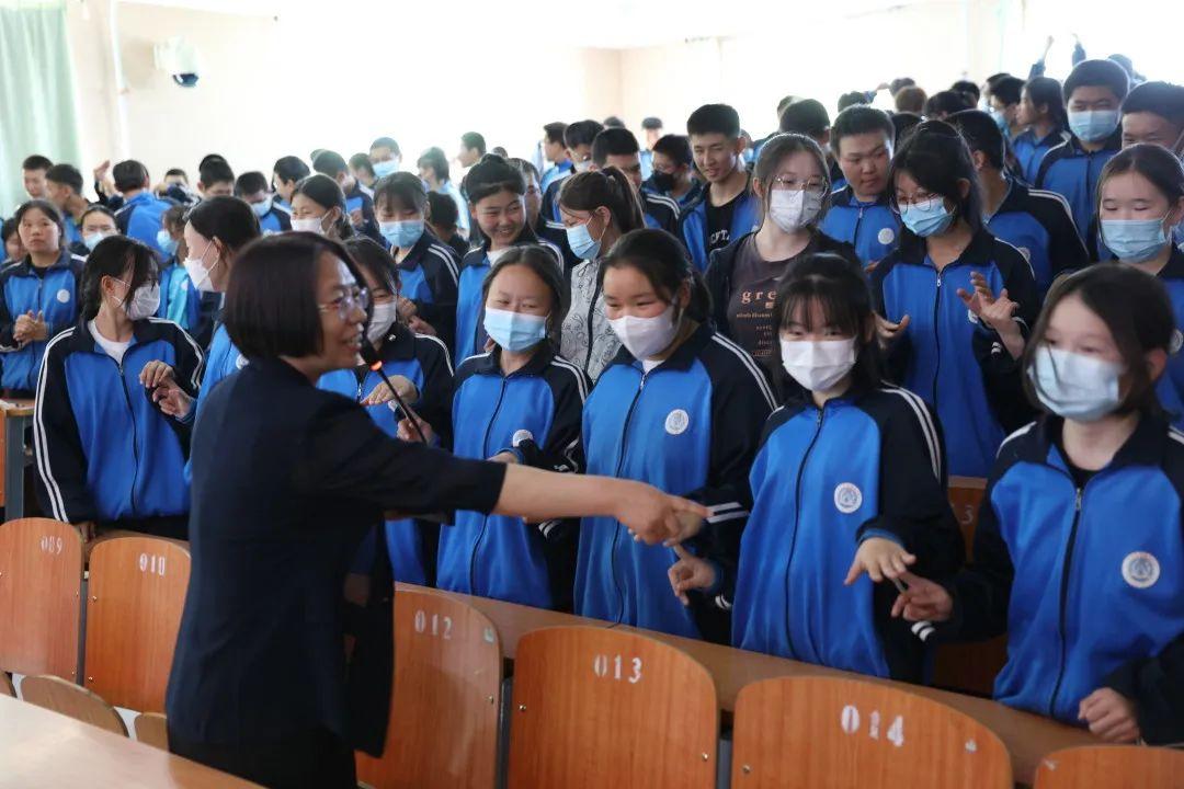 孩子互动学习，培养尊重他人的品质