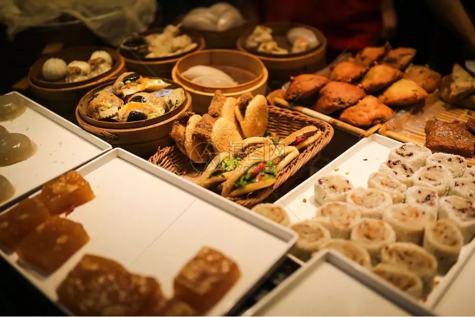 探访各地餐饮市场，发掘美食宝藏，味蕾的旅行记