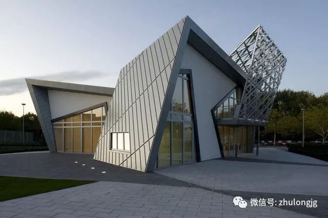 智能建筑技术集成助力节能增效