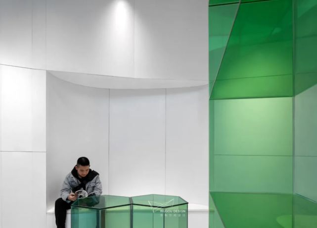 现代设计中自然材料的创新应用及其优势