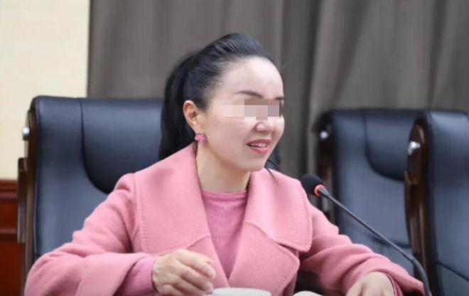 中学女副校长婚内出轨事件，背后的反思与启示