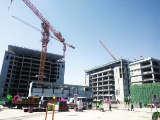 环保建筑设计在城市社区中的普及与实践