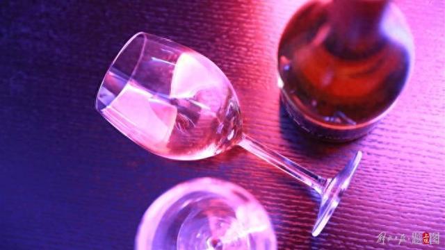 逾十万吨特供酒销毁重塑行业秩序，市场告别不良酒品时代