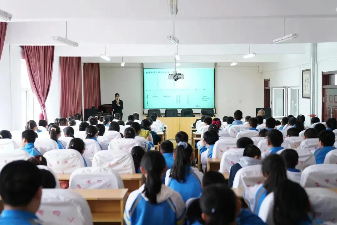 青少年教育中的权益与职责，家庭与学校的共同担当