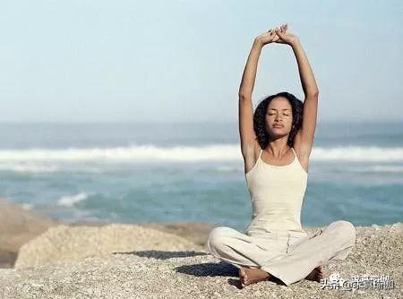 早晨伸展运动的好处与益处