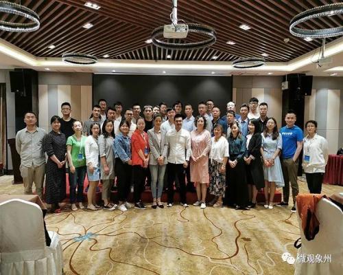 社交平台上的个体表达与群体文化交融碰撞探究