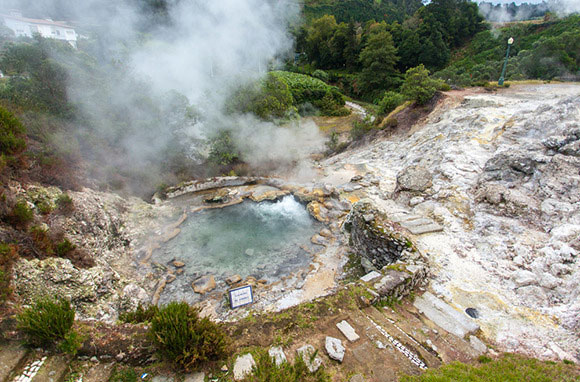 全球最震撼地热温泉之旅，身心放松的奇妙探险