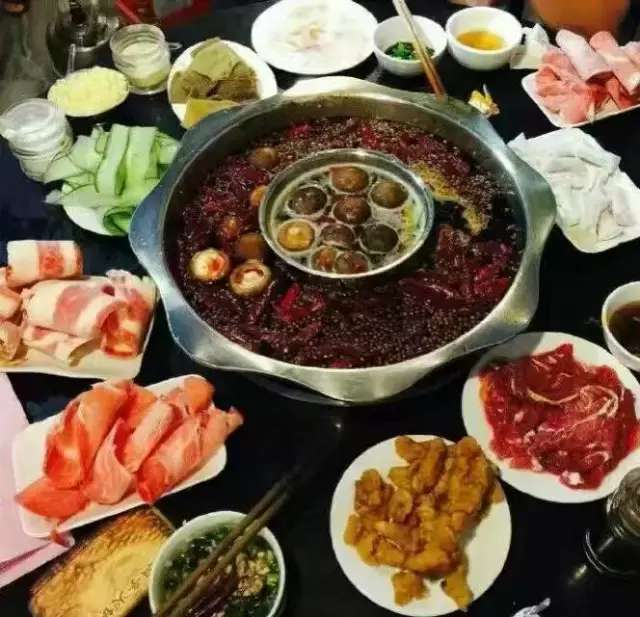 五种食材全餐创意挑战菜单，烹饪大师的独特创意