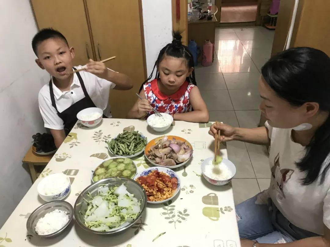 餐桌上的视觉艺术与味觉享受的探讨，食物色香味研究