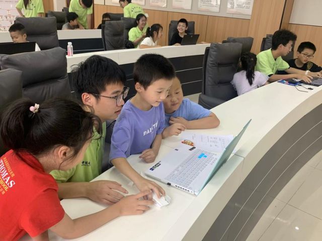 社会实践活动中孩子对文化与人际关系的深度洞察