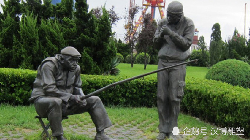 户外雕塑的空间设计与文化反映，雕塑与自然环境的对话