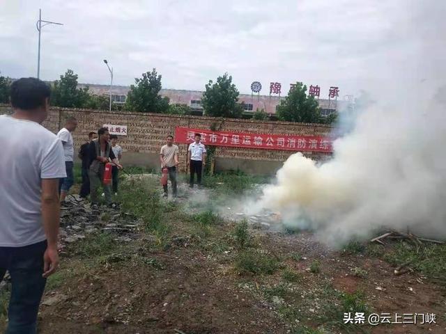 影视人物情感与社会观念，交织的情感纽带与文化的镜像探究