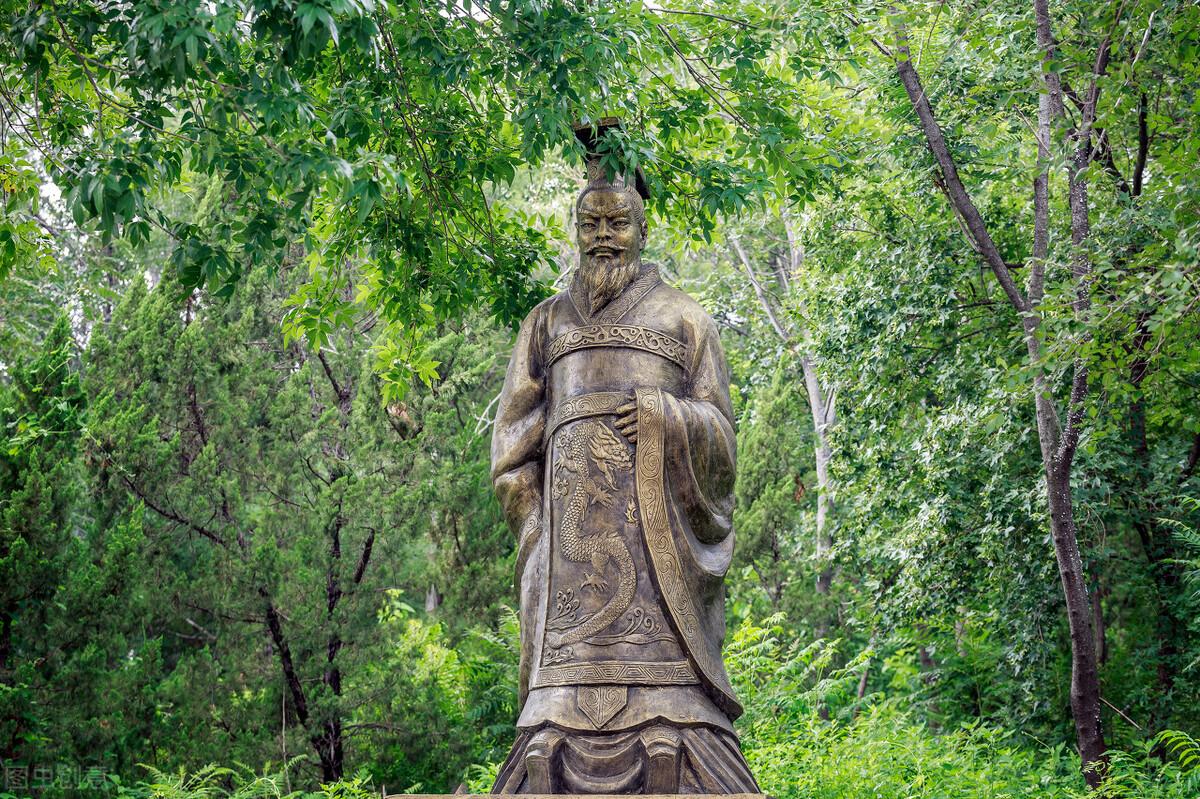 春风轻拂，河流与花朵共舞——自然的和谐与生命的韵律