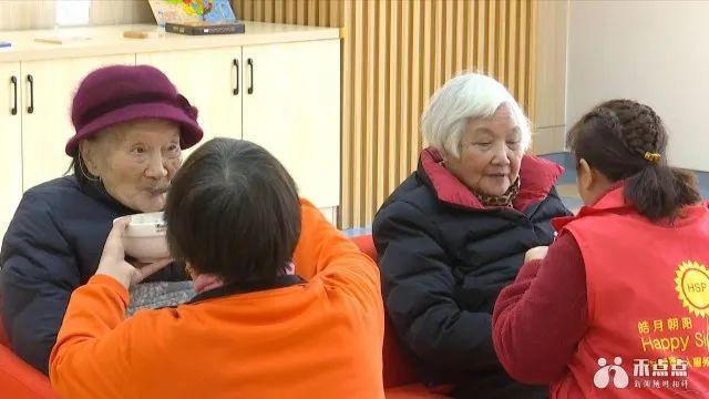 智能医疗设备助力老年人健康监测提升