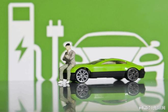 新型电动汽车，提升城市绿色交通水平的先锋力量