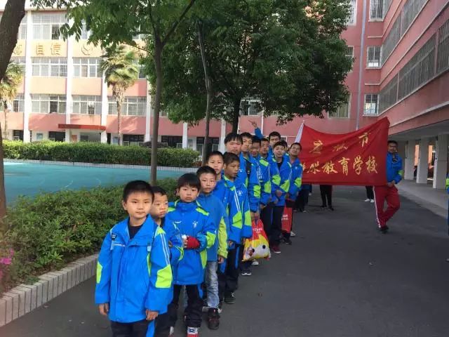 校外实践活动，提升实践能力和自信的关键途径