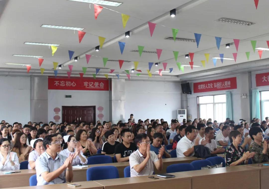 社会工作对学生自我意识与社会责任感的培养影响研究