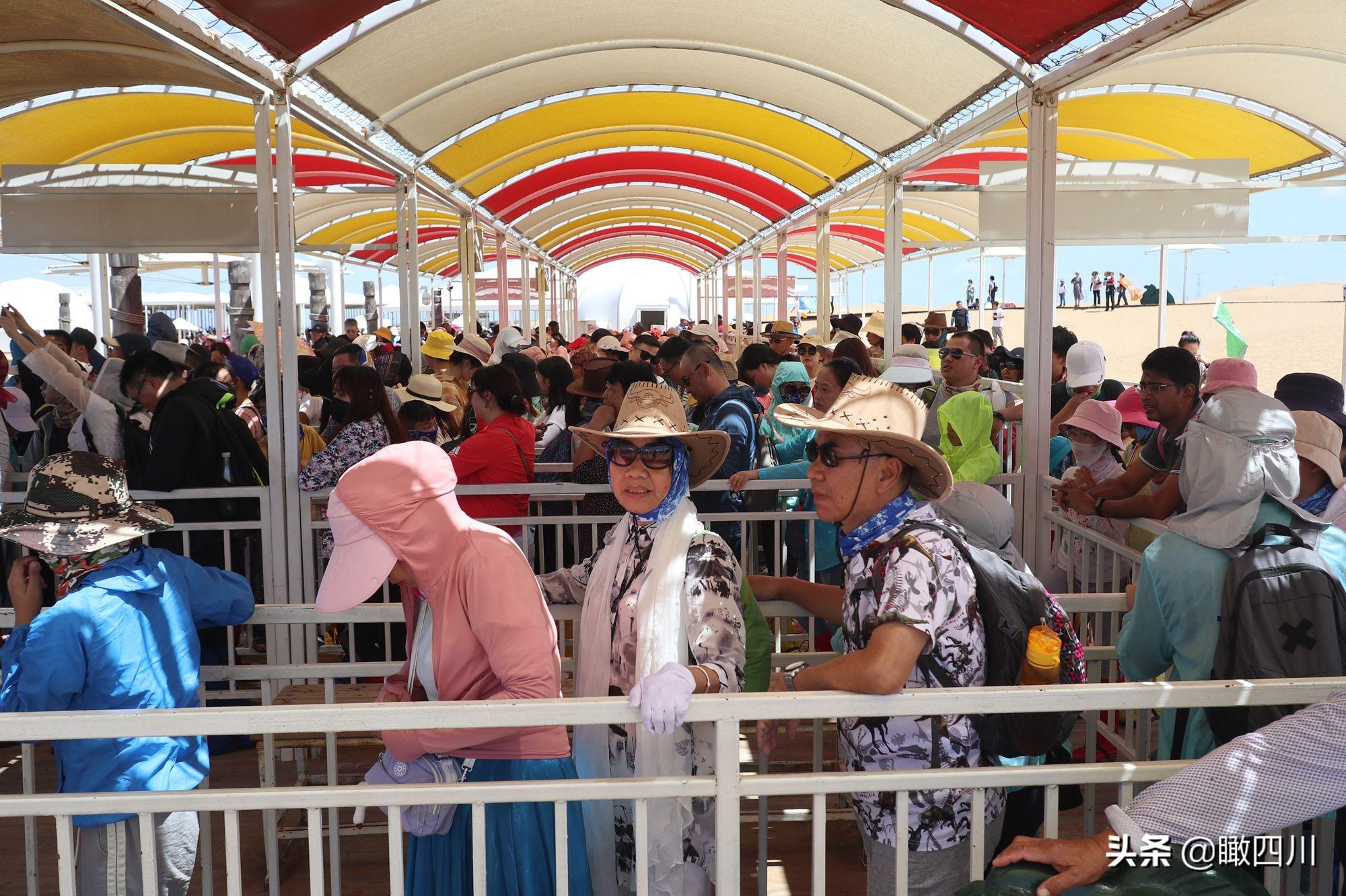 沙漠越野之旅，极致的惊险与刺激体验