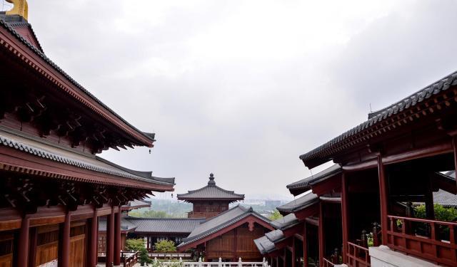 探访世界著名古寺，领略宗教庄严神韵