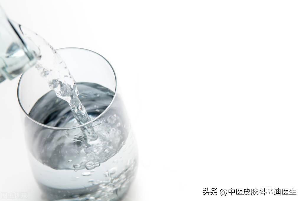日常饮水习惯与皮肤新陈代谢健康关系探究