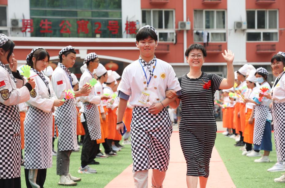 父母与学校合作共育的重要性及方法探讨