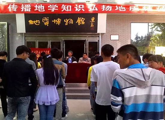 社会实践活动对学生责任感与能力的促进作用