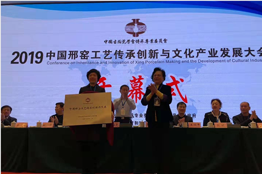 现代文化产业中的科技创新与艺术融合之道