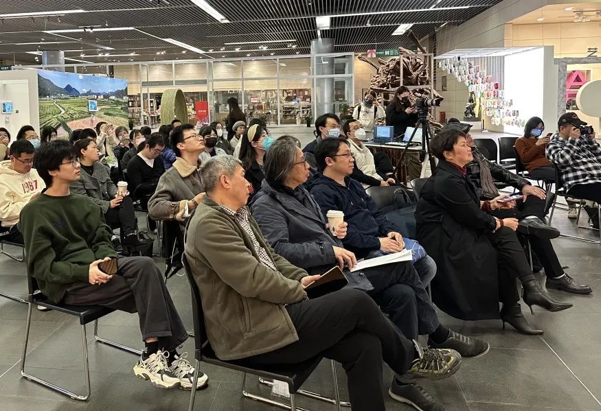 社会科学视角下的艺术市场与社会发展研究
