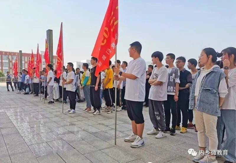 团体活动，促进互动与领导力培养的关键途径