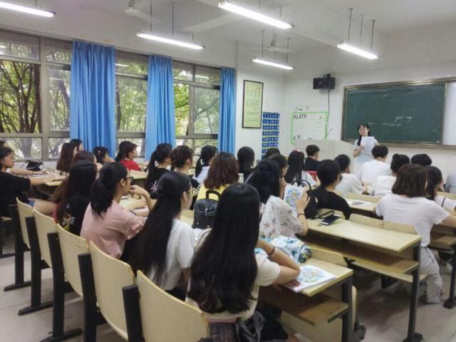 实地访问，激发学生本土文化兴趣的桥梁