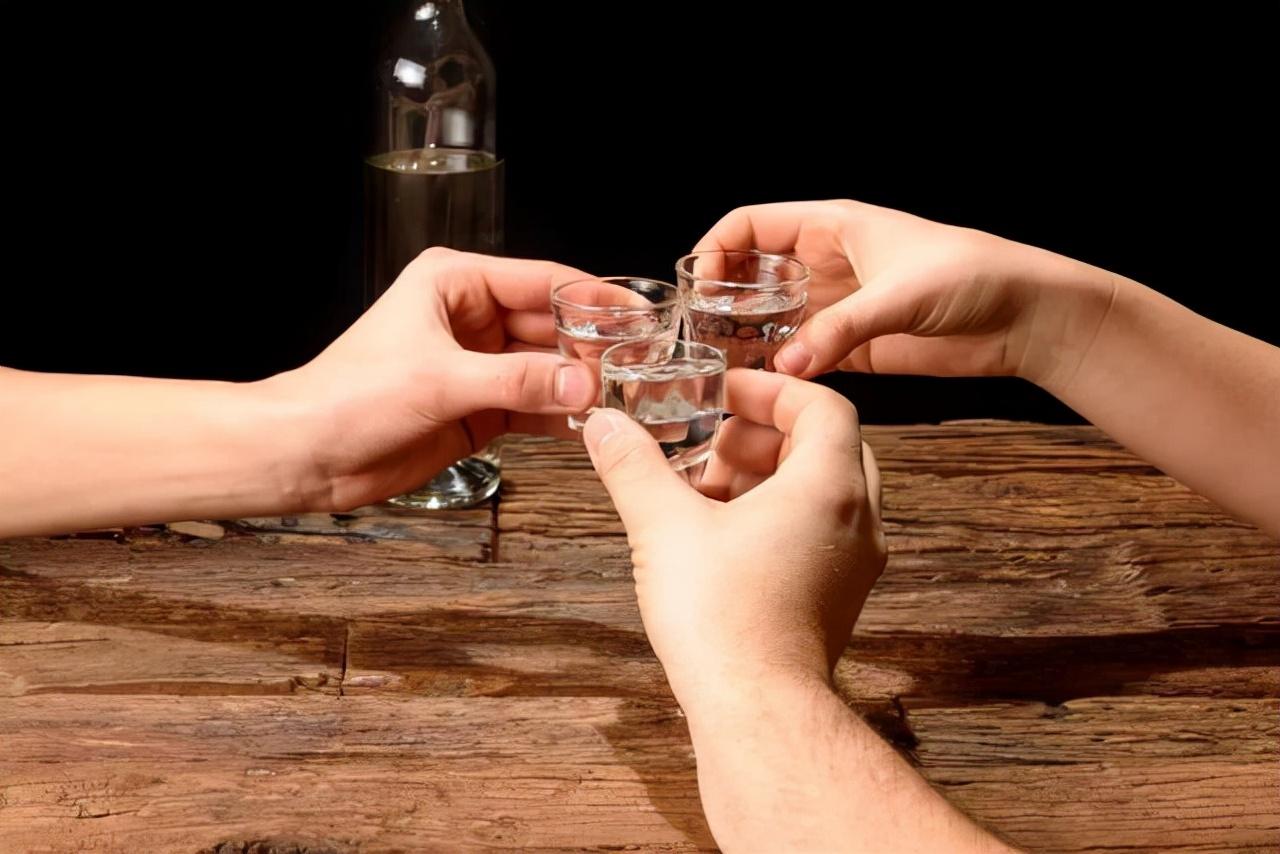 控制饮酒量，肝脏健康的守护者