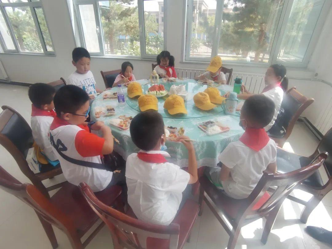 社会实践活动，学生全面成长的催化剂