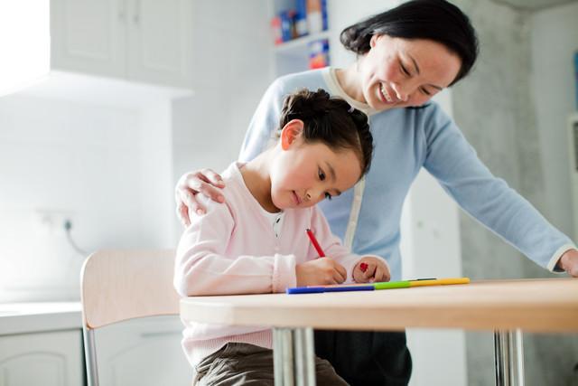 科学实验，训练学生观察力和思维能力的关键途径
