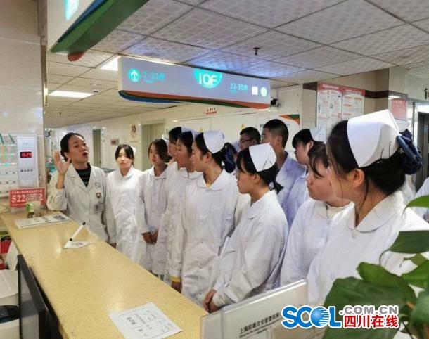 校外活动对学生职业发展的深度影响探讨